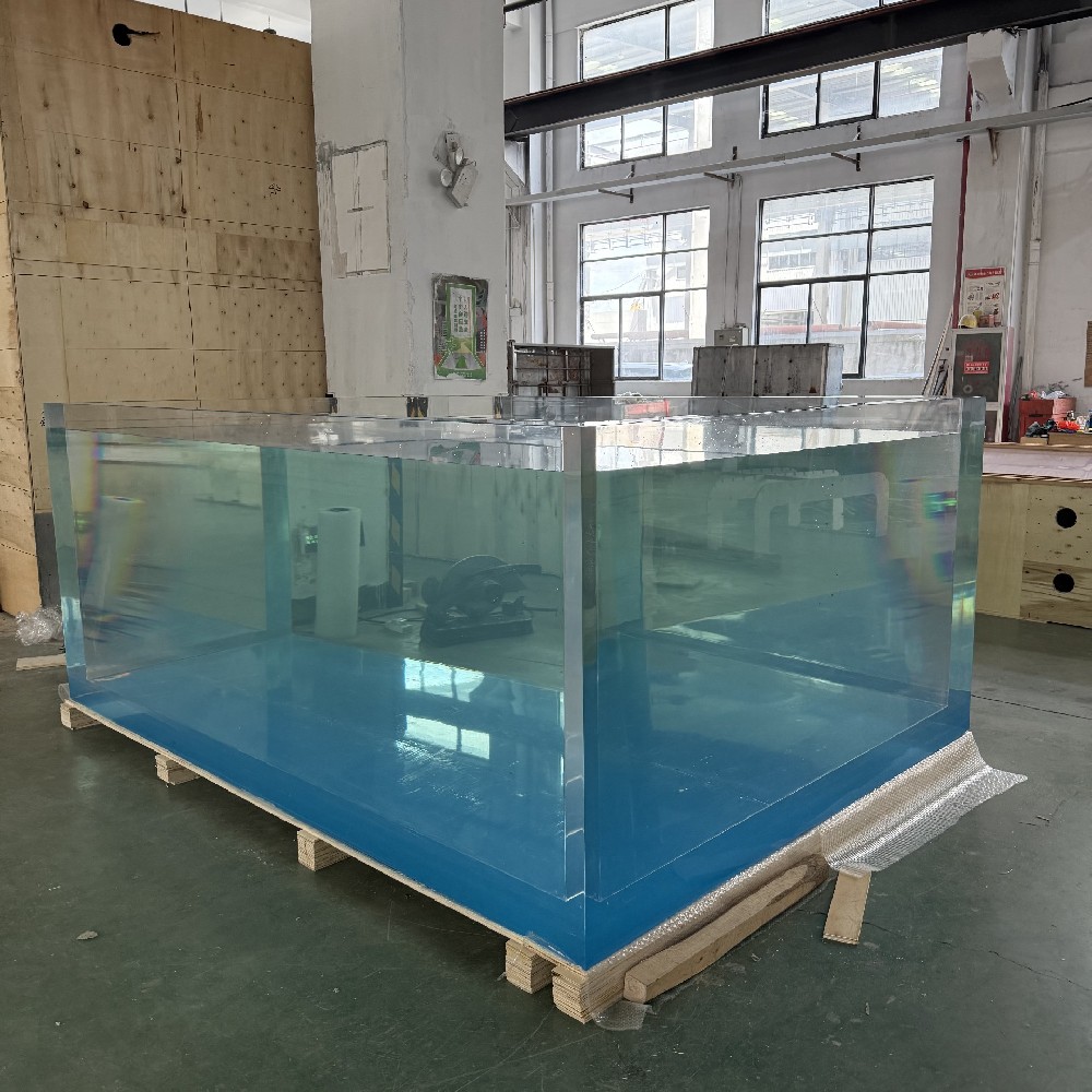 <b>亞克力魚缸的缸體表面發黃了該怎么辦</b>